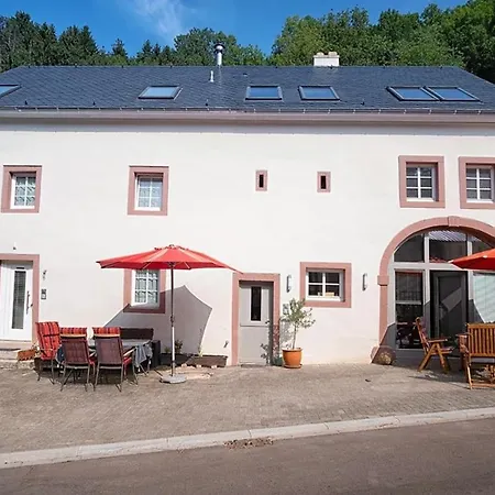 Moderne Mit In Bauernhausscheune Am Бирсдорф